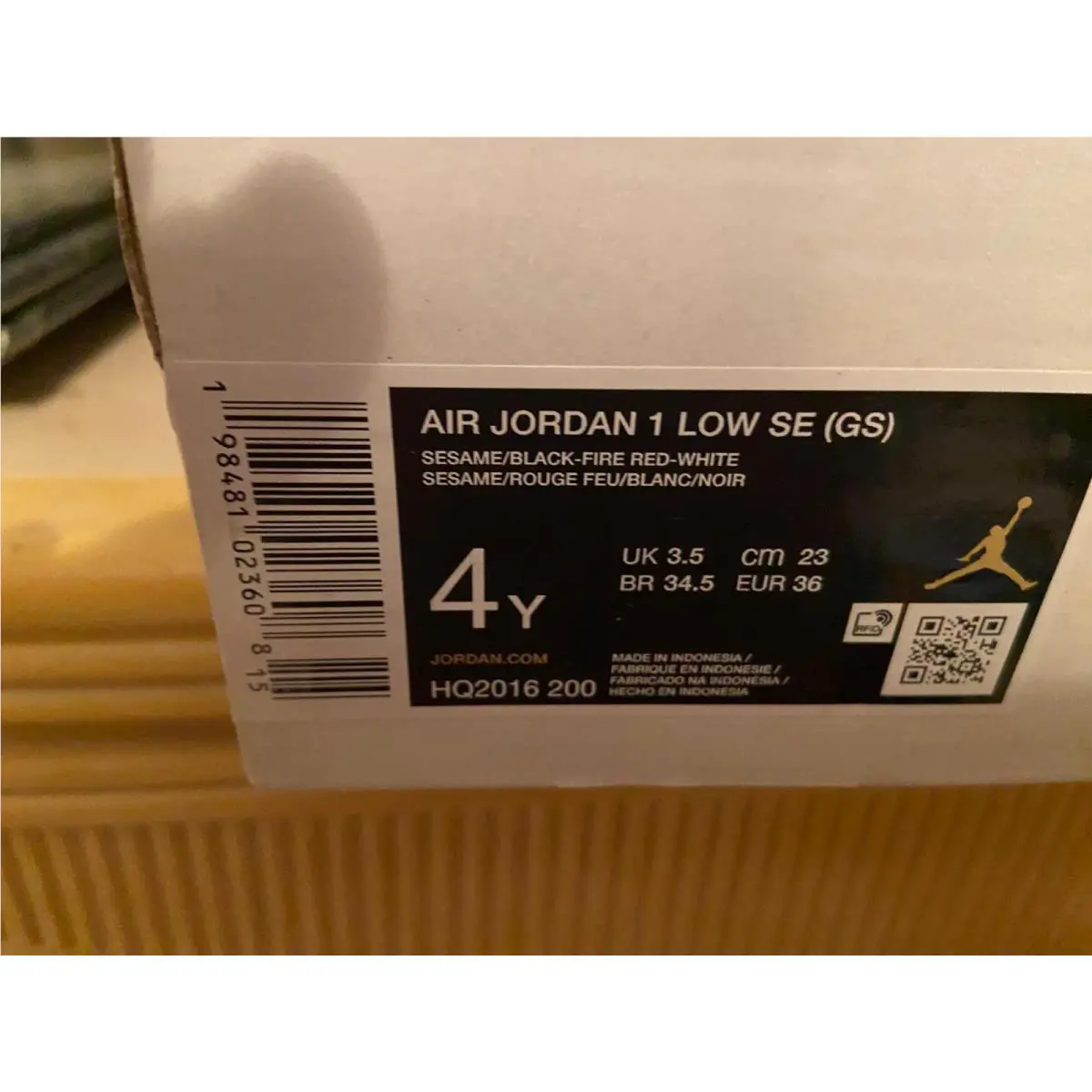 Nike shoes - Air Jordan 1 Low SE - Beige 9