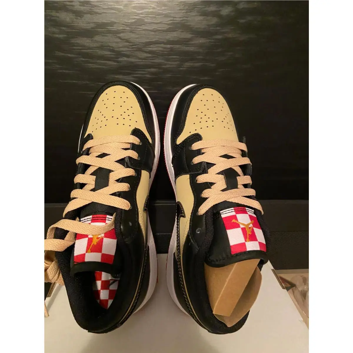 Nike shoes - Air Jordan 1 Low SE - Beige 5