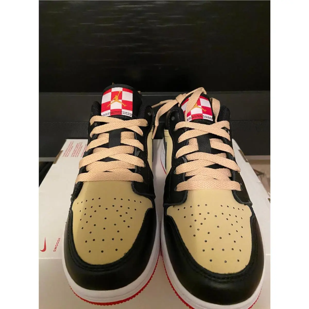 Nike shoes - Air Jordan 1 Low SE - Beige 7