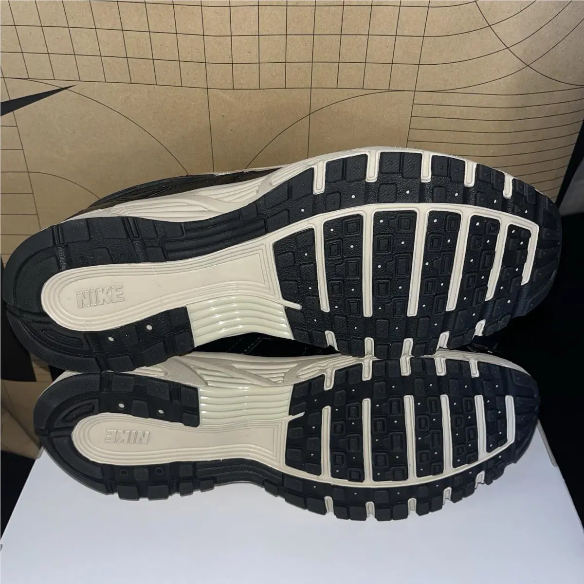 Nike shoes - Nike P-6000 - IB4455-900 - Black, Manufacturer: Black/Metallic Silver/Grey/Summit White/Iridescent (UPC: 197861820134) 3