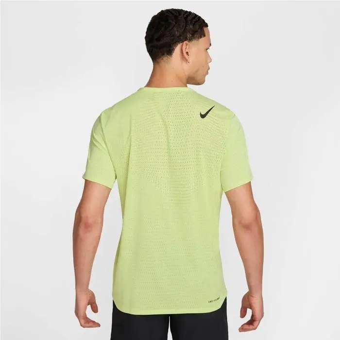 Nike clothing - NEON (UPC: 197862610468) 1