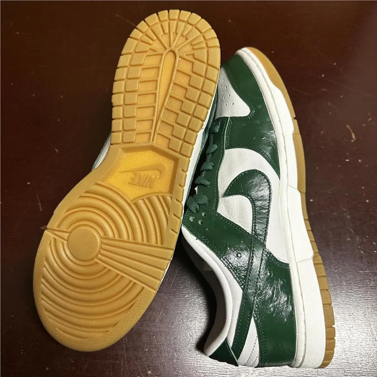 Nike shoes - Green 2