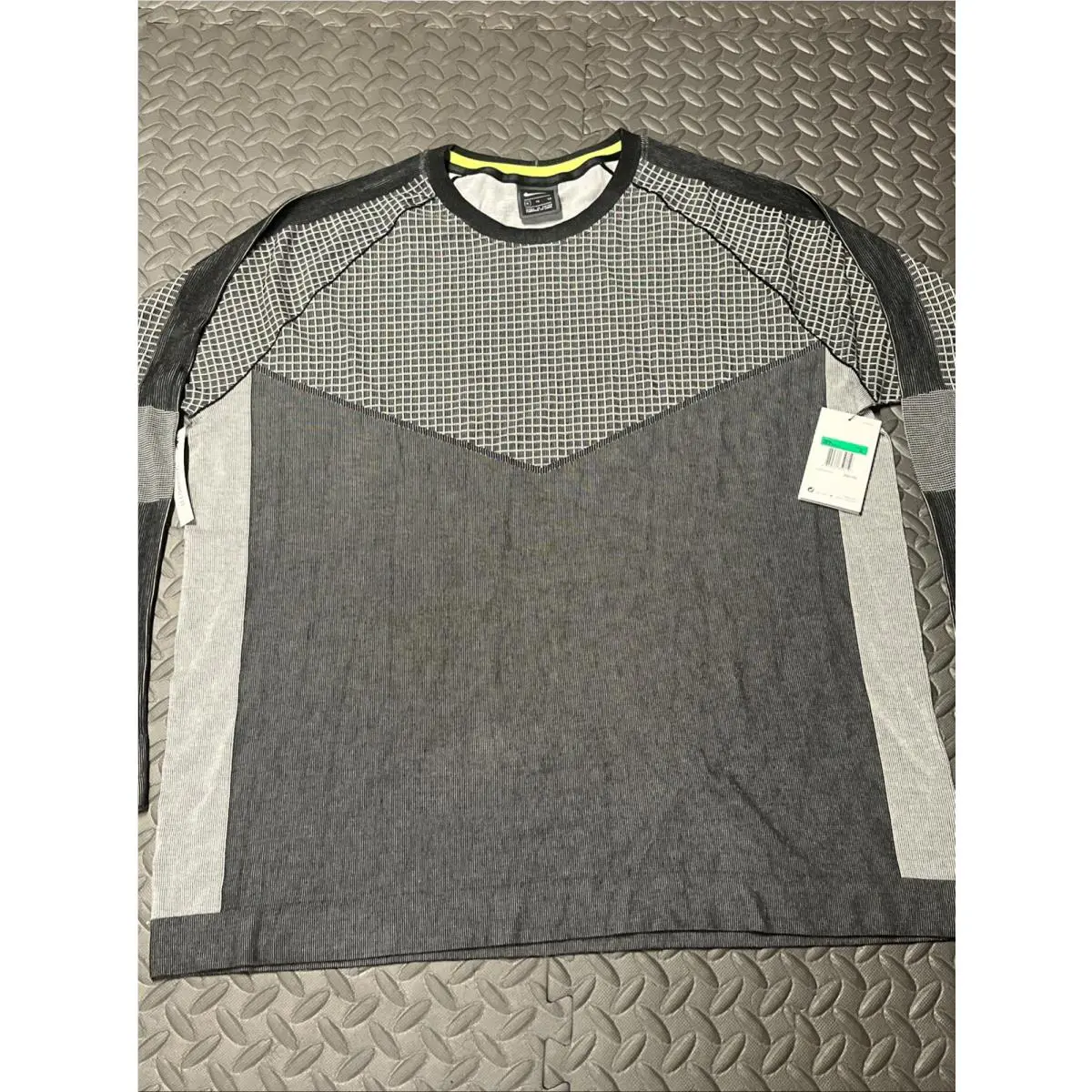 Nike clothing - Sportswear Tech - Sportswear Tech - AR1571 010 - Gray 2