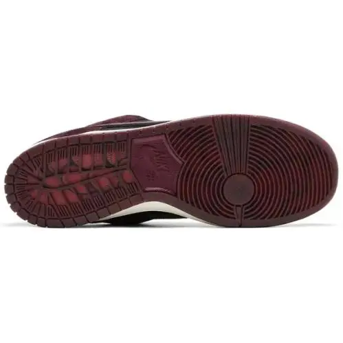 Nike shoes - Nike RIOT Skateshop x Dunk Low Pro SB QS - Red 2