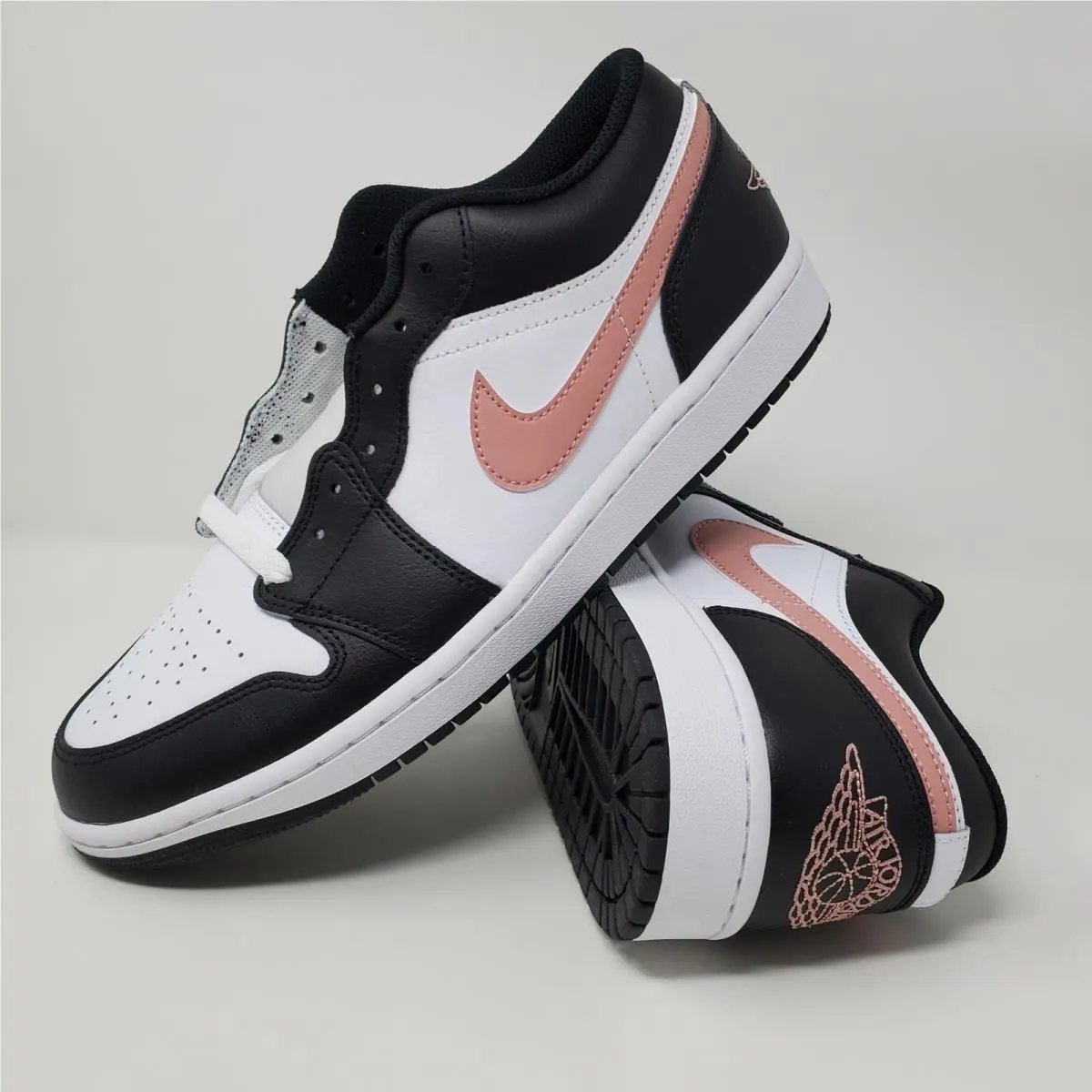 Nike Air Jordan 1 Low Black Rust Pink 553558-165 Men`s Size 9.5