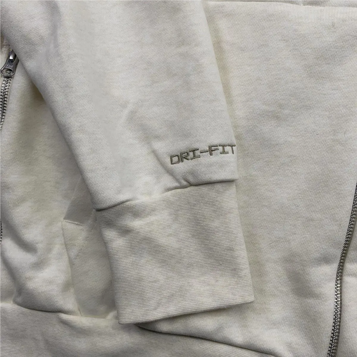 Nike clothing - Beige (UPC: 0196147802697) 1