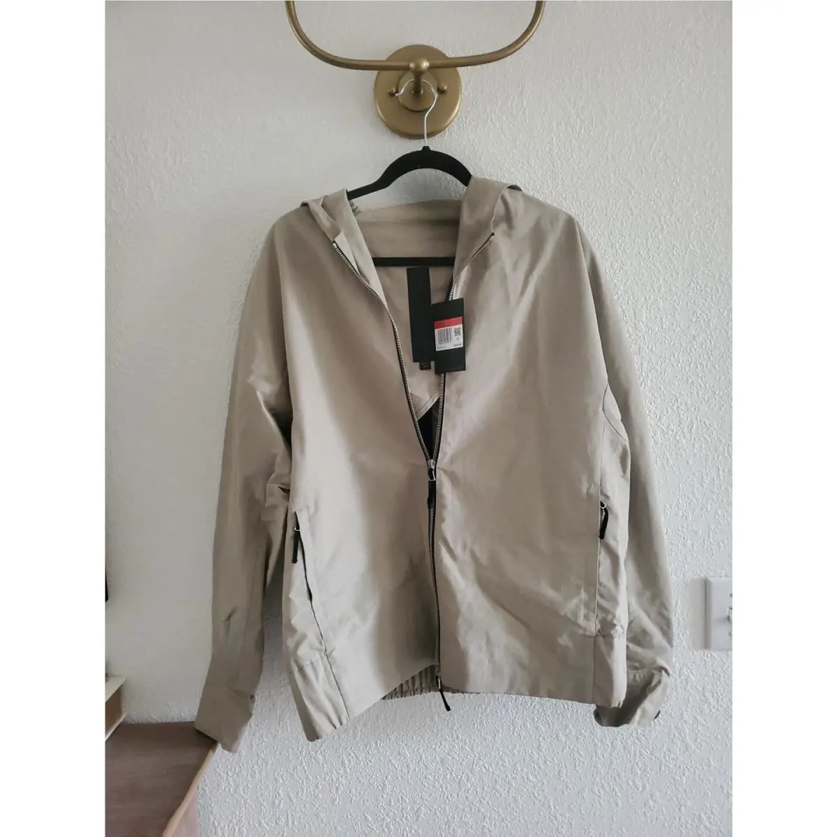 Nike clothing - Beige (UPC: 194499899822) 2