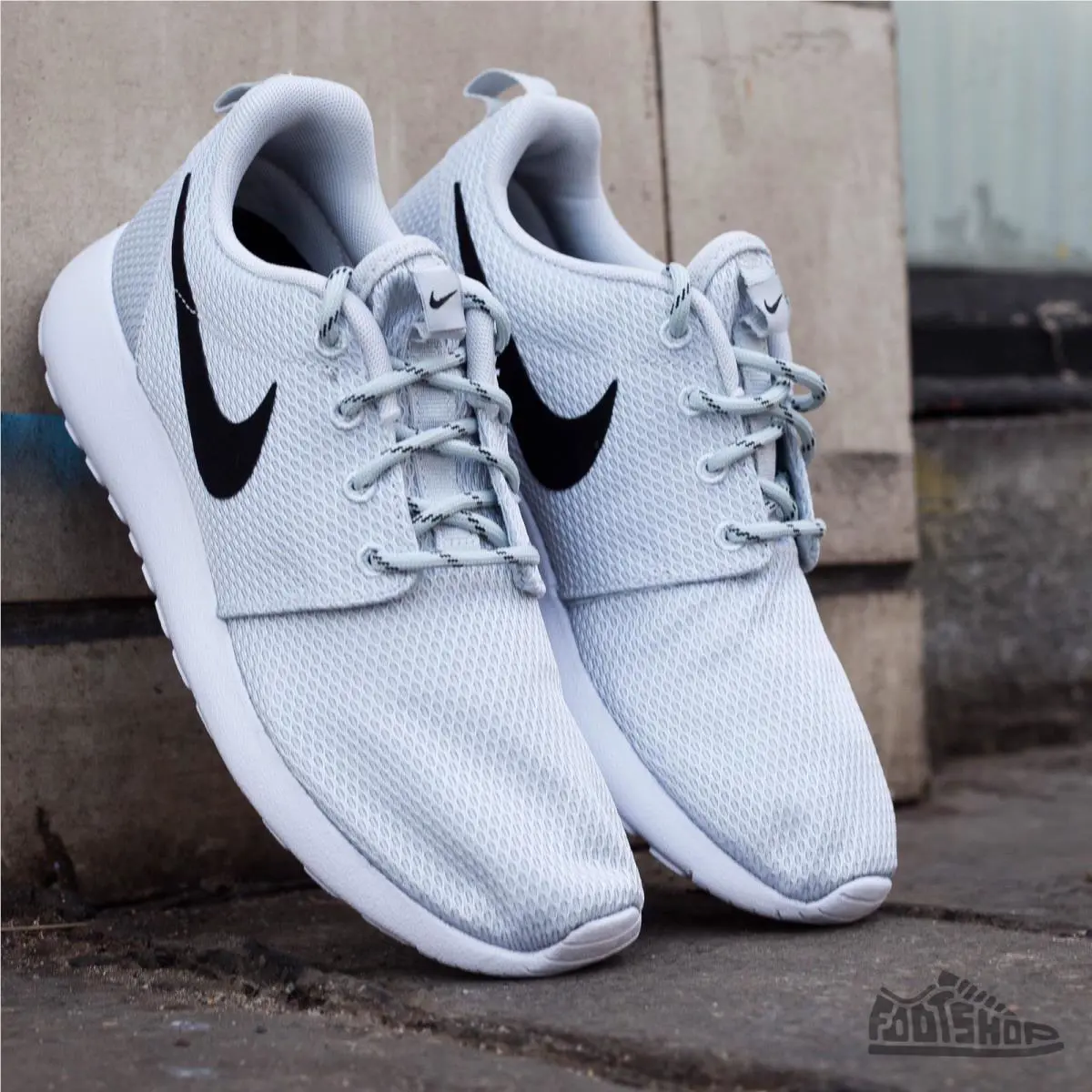 Nike shoes - Nike Roshe One - Roshe One - SILVER 3