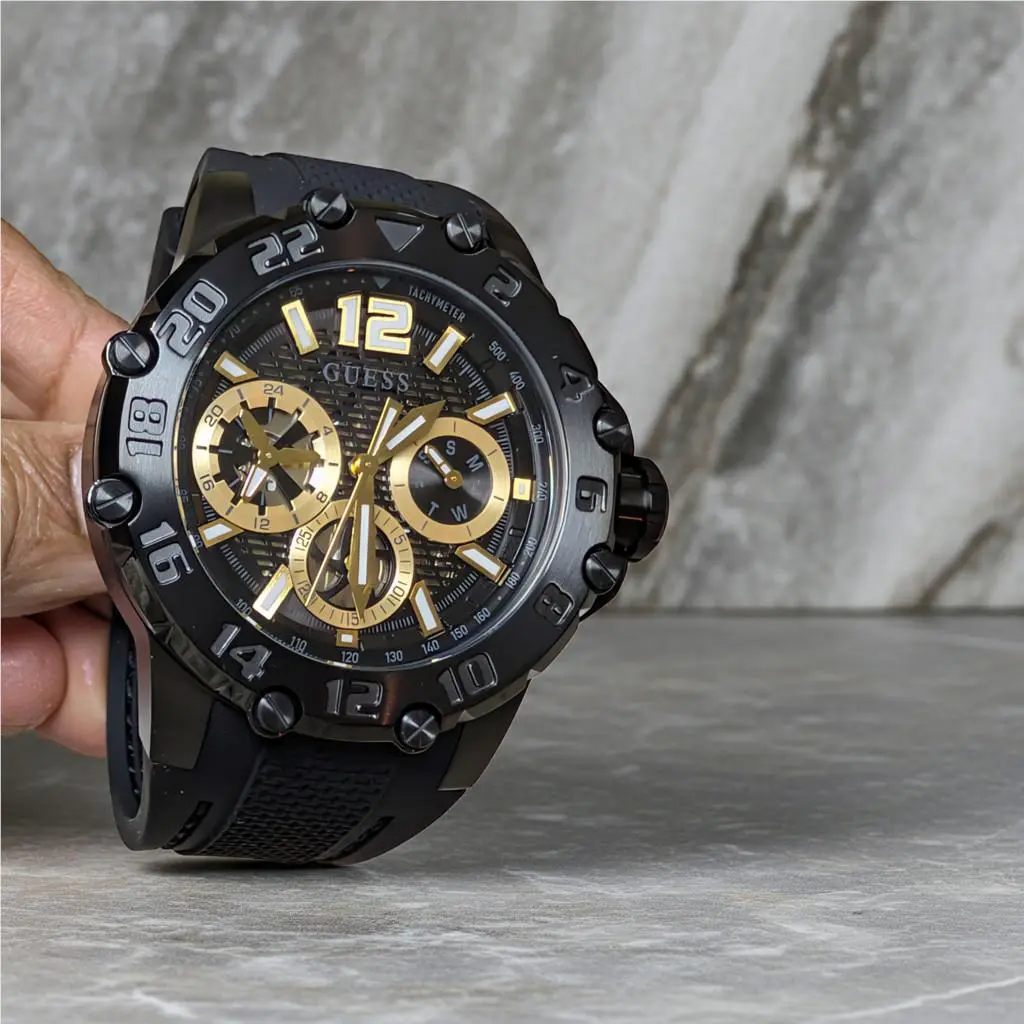 Guess Contender Men`s Black Silicone Band Multifunction Watch GW0640G2
