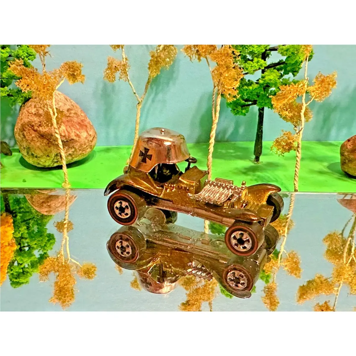 Hot Wheels 25th Anniversary Red Baron Iron Cross Redline Tom Daniels Mint 1969