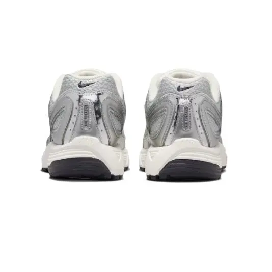 Nike shoes - Chrome/White/Black 3