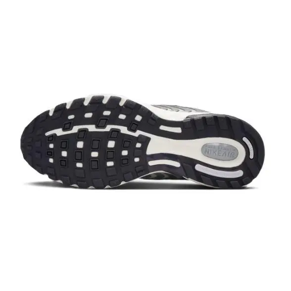 Nike shoes - Chrome/White/Black 10