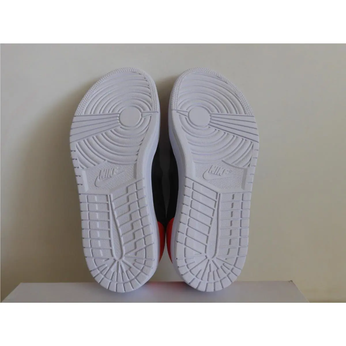 Nike shoes - Air Jordan 1 Retro - Air Retro - AV3918-600 - Red (UPC: 193151635778) 5