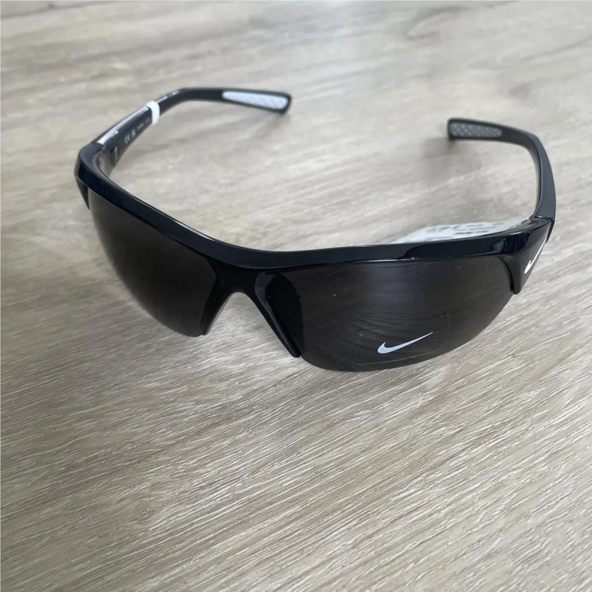 Nike Grey Wrap Men`s Sunglasses Nike Skylon Ace FQ4683 001 69 Nike Skylon Ace