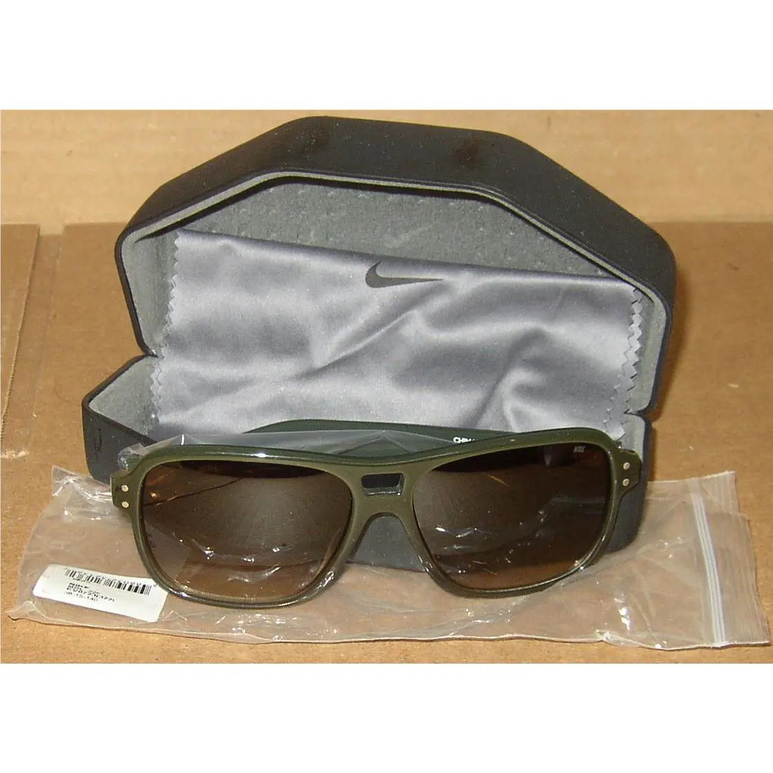 2016 Nike Vision Mdl 225 Sunglasses EV0723.322 Green/brown + Case