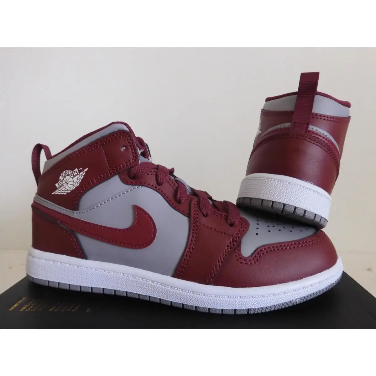 Nike shoes - JORDAN 1 MID - MID - Red (UPC: 196152218834) 0