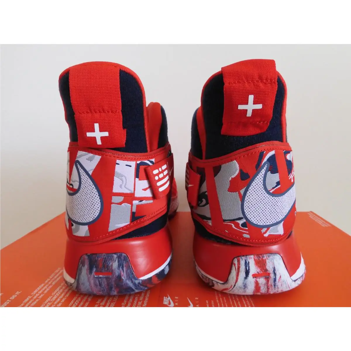 Nike shoes - Nike Air Zoom UNVRS - Air Zoom UNVRS - Red (UPC: 194276484029) 2