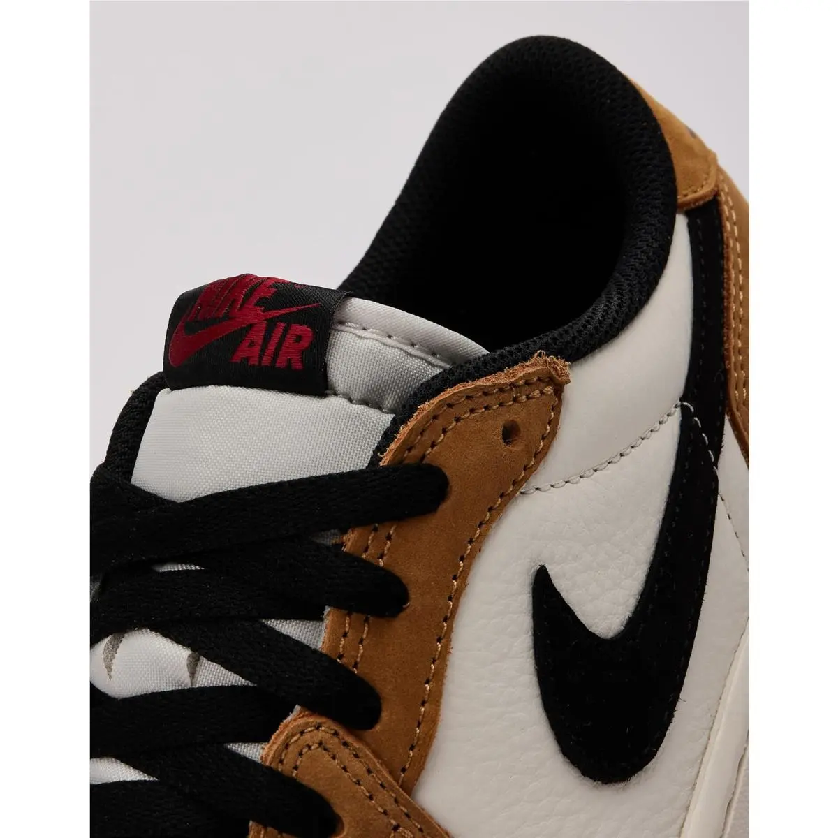 Nike shoes - Cream (UPC: 197859495726) 3