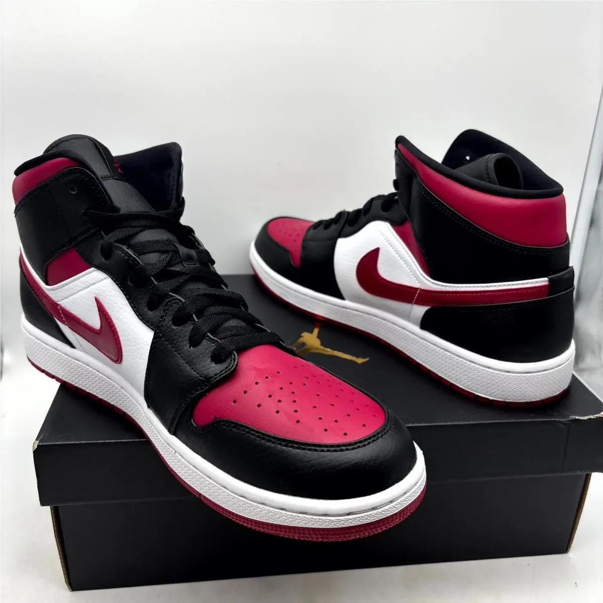 Nike shoes - Nike Air Jordan 1 Mid - 554724-066 - Black (UPC: 193654037697) 5