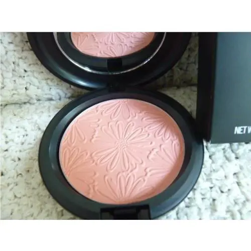 Mac Alpha Girl Limited Edition Beauty Powder Fashion Flower Collection