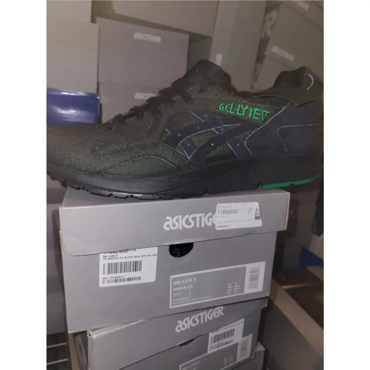 Asics shoes - ASICS GEL-Lyte V - H7N4L-9090 - Black / Infrared 3