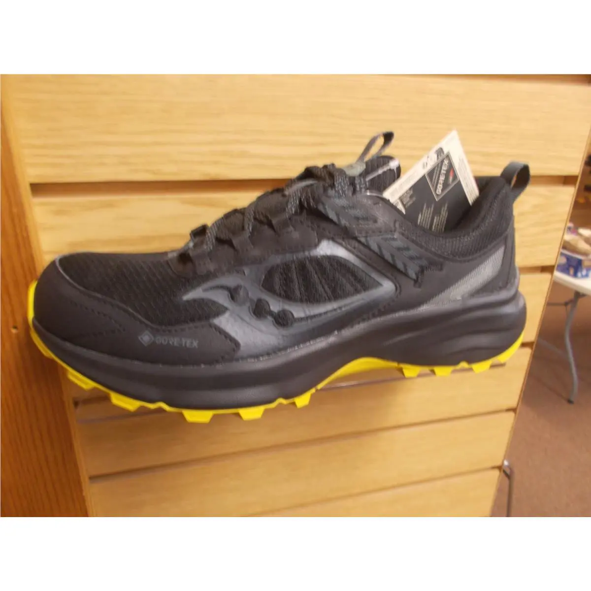 Saucony shoes - EXCURSION TR 17 GTX 20960-200 - S20960-200 - BLACK / YELLOW 0