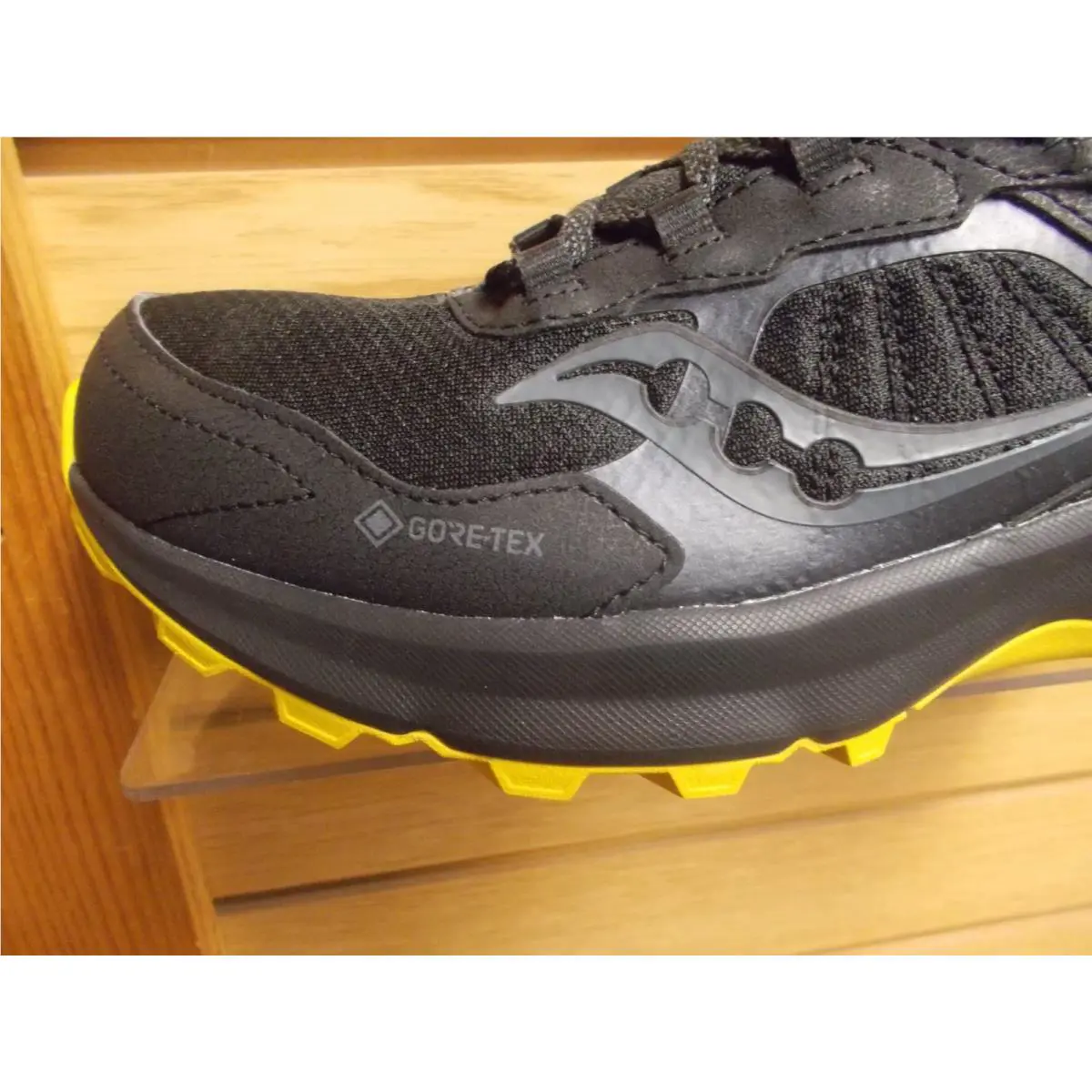 Saucony shoes - EXCURSION TR 17 GTX 20960-200 - S20960-200 - BLACK / YELLOW 3