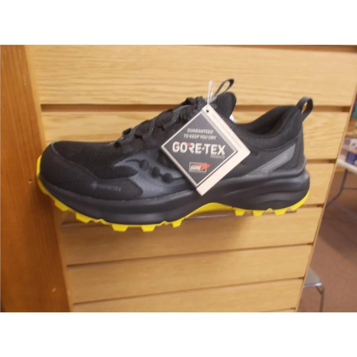 Saucony shoes - EXCURSION TR 17 GTX 20960-200 - S20960-200 - BLACK / YELLOW 5