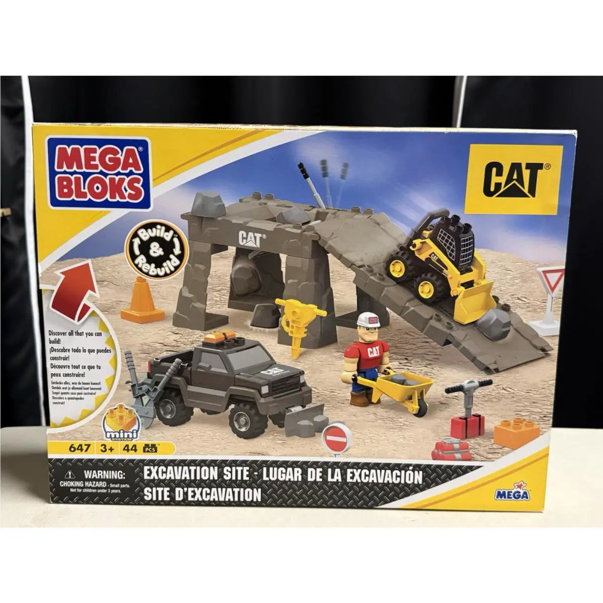 Mega Bloks 44 Pieces Excavation Site 647 Caterpillar Construction Playset 2007