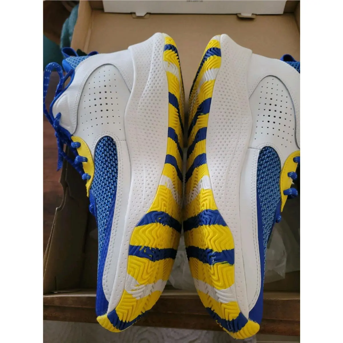 Under Armour shoes - Curry 3Z 24 - Curry - Blue 1