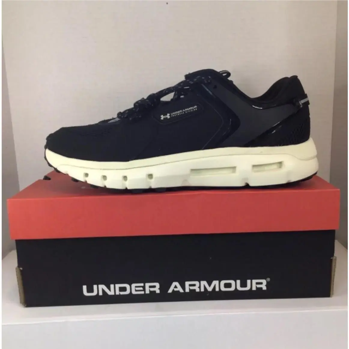 Under Armour Summit Trek Men’s Black/white Size 11 3028345-003 - Black