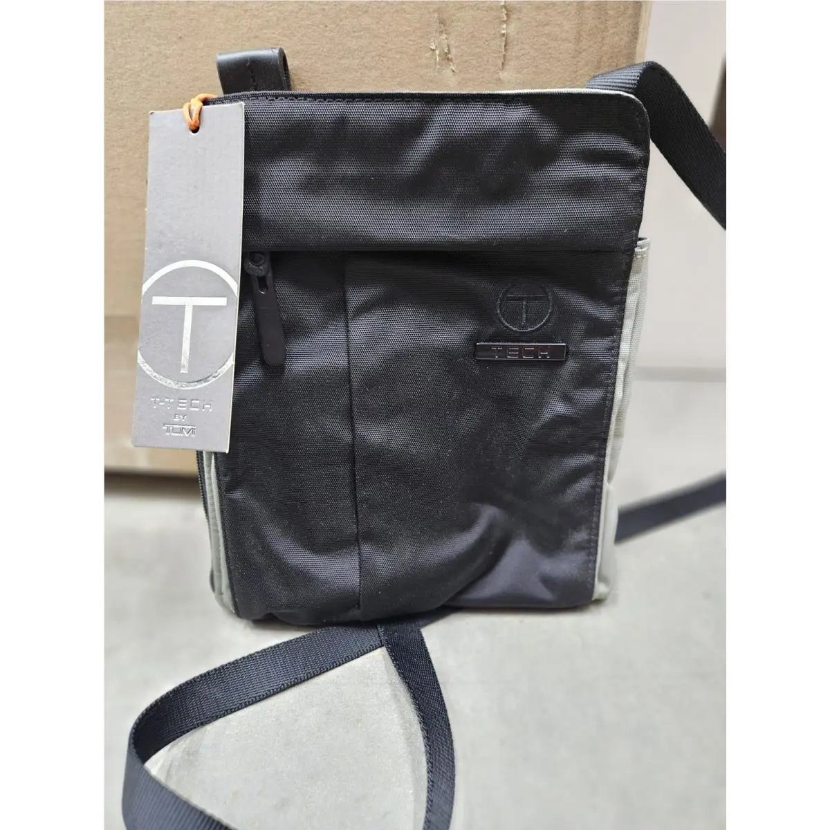 Tumi T-tech Essential Gear Black Nylon Travel Noas Crossbody 04902DCE