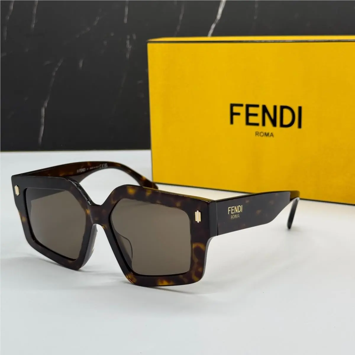 Fendi FE40162F 52E Havana Sunglasses Women Fendi