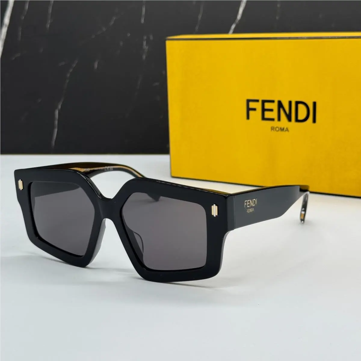 Fendi FE40162F 01A Black Sunglasses Women Fendi