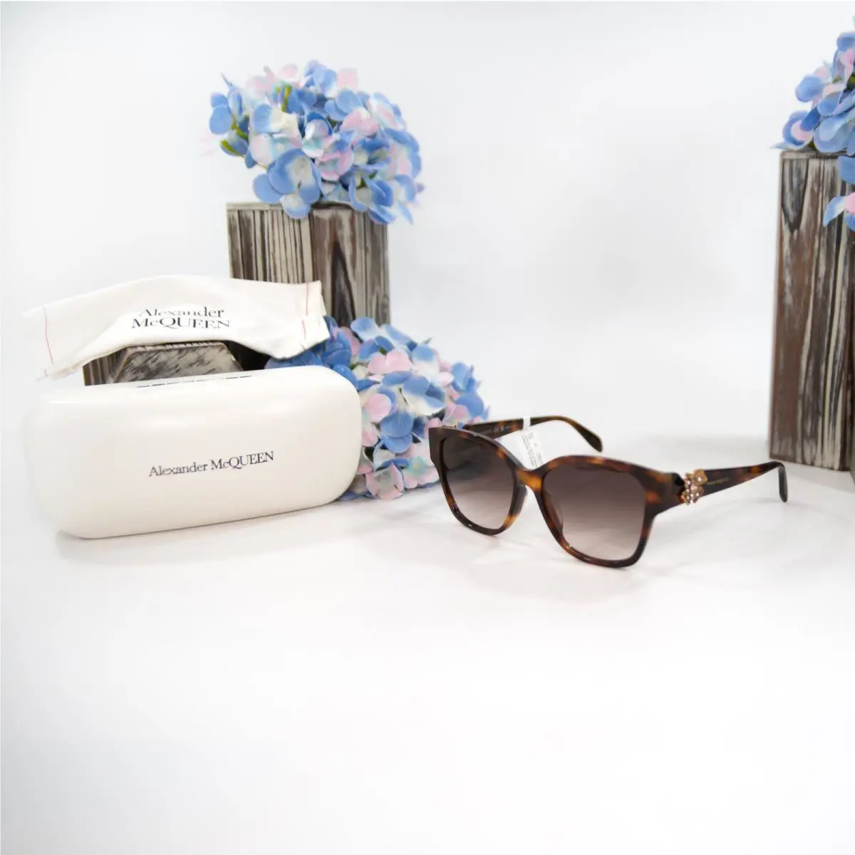 Alexander Mcqueen Tortoise Logo Cat Eye 3D Butterfly Acrylic Sunglasses Case