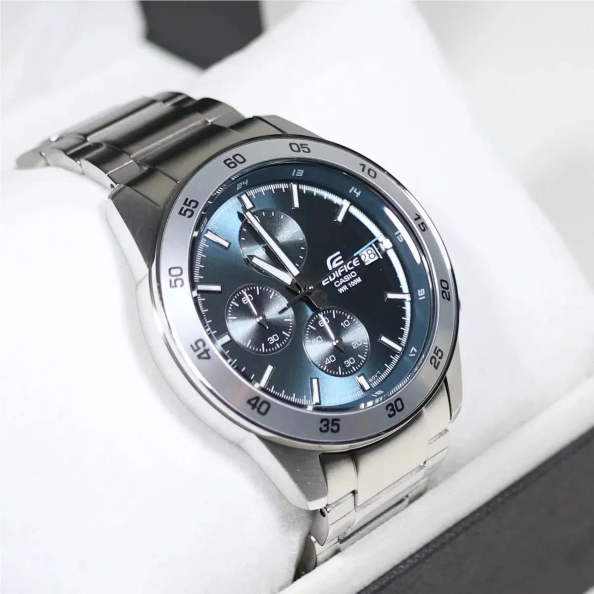 Casio Edifice Men`s Blue Dial Stainless Steel Chronograph Watch EFR-526D-2AVUEF