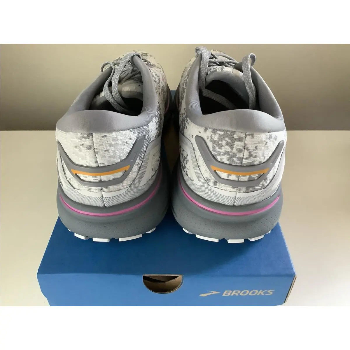 Brooks shoes - Brooks Ghost 15 - Ghost - Gray 0