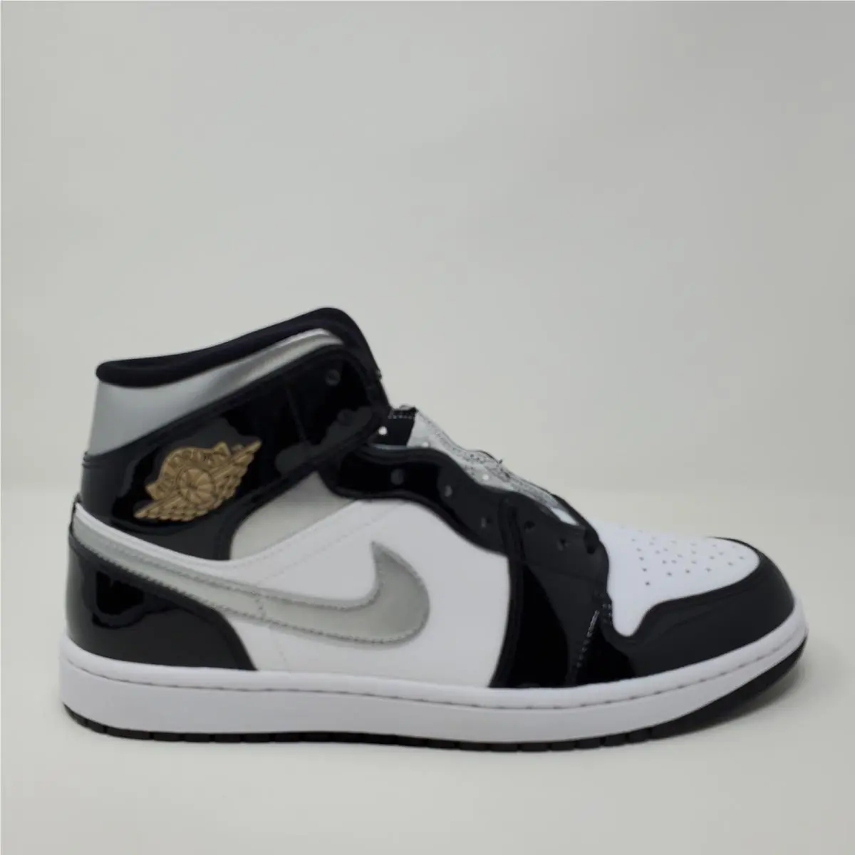 Nike shoes - Air Jordan 1 Mid SE - HV0789-010 - Black 2