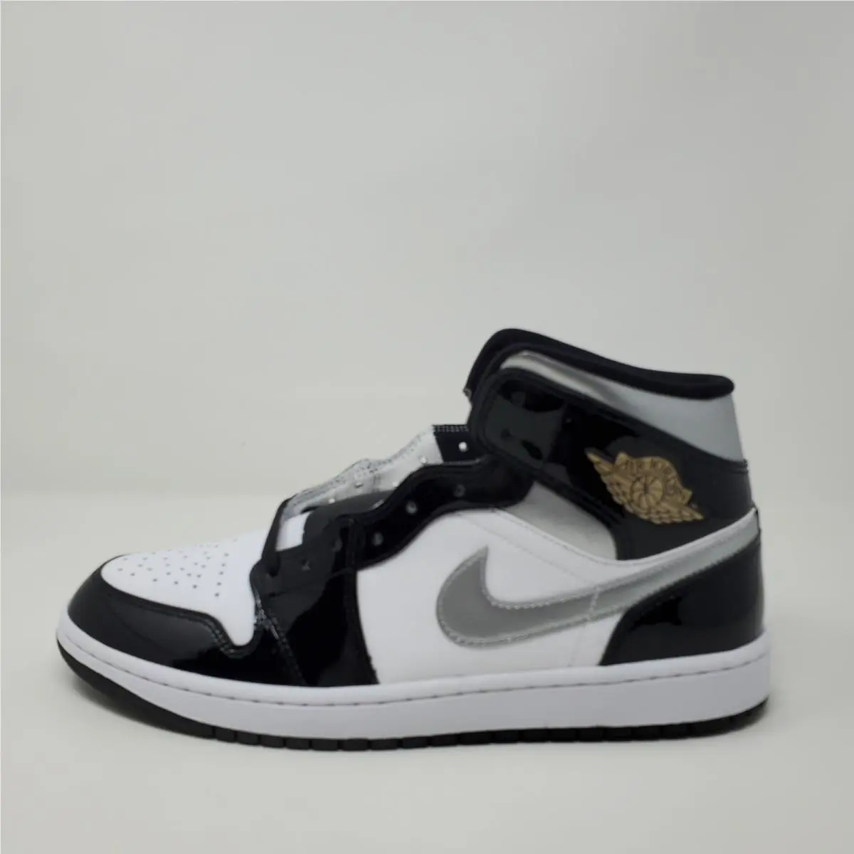 Nike shoes - Air Jordan 1 Mid SE - HV0789-010 - Black 3