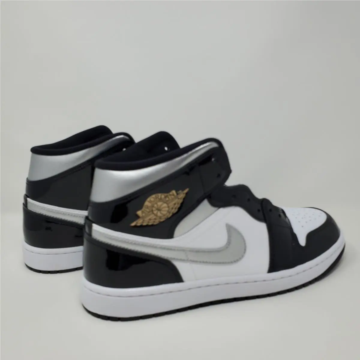 Nike shoes - Air Jordan 1 Mid SE - HV0789-010 - Black 5