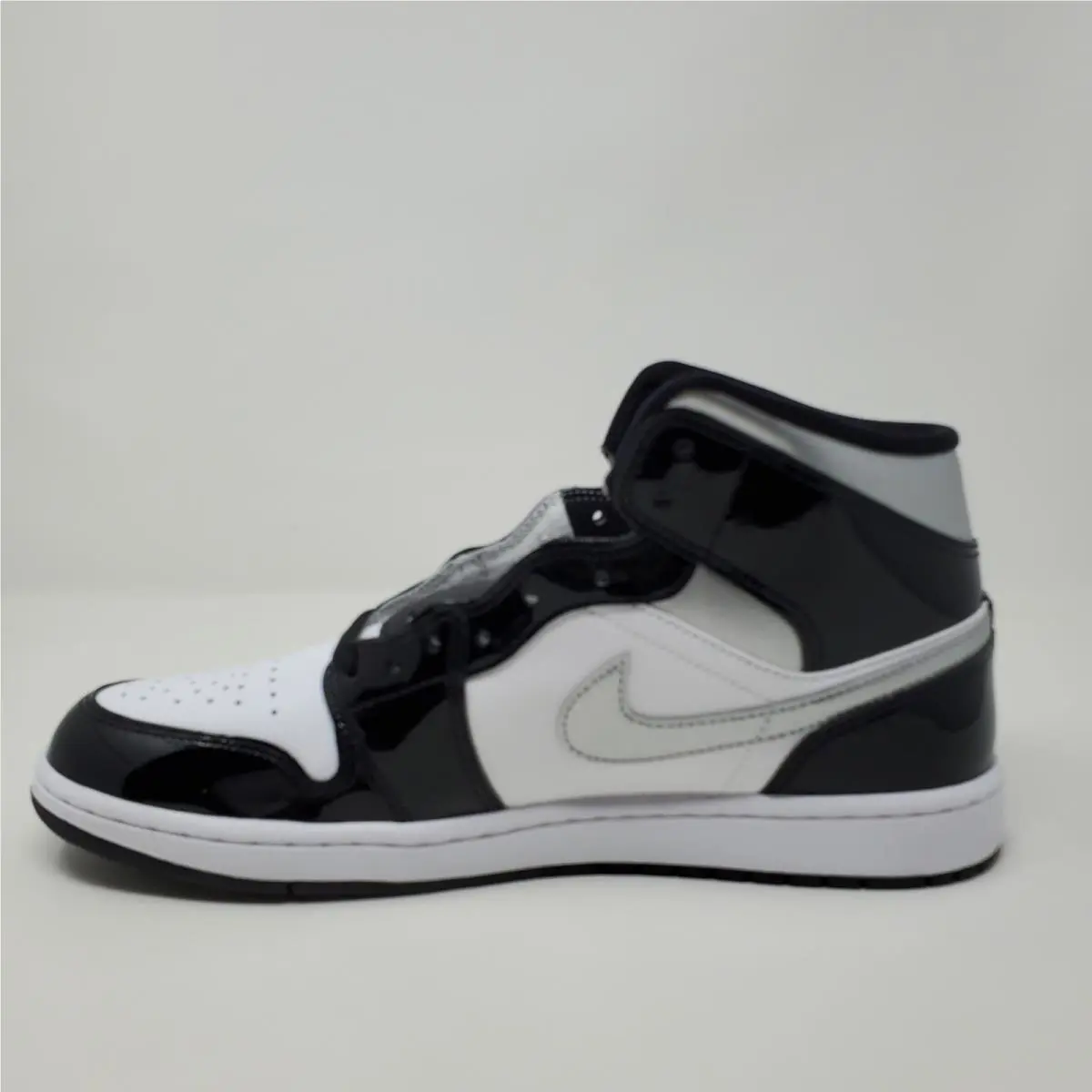 Nike shoes - Air Jordan 1 Mid SE - HV0789-010 - Black 6