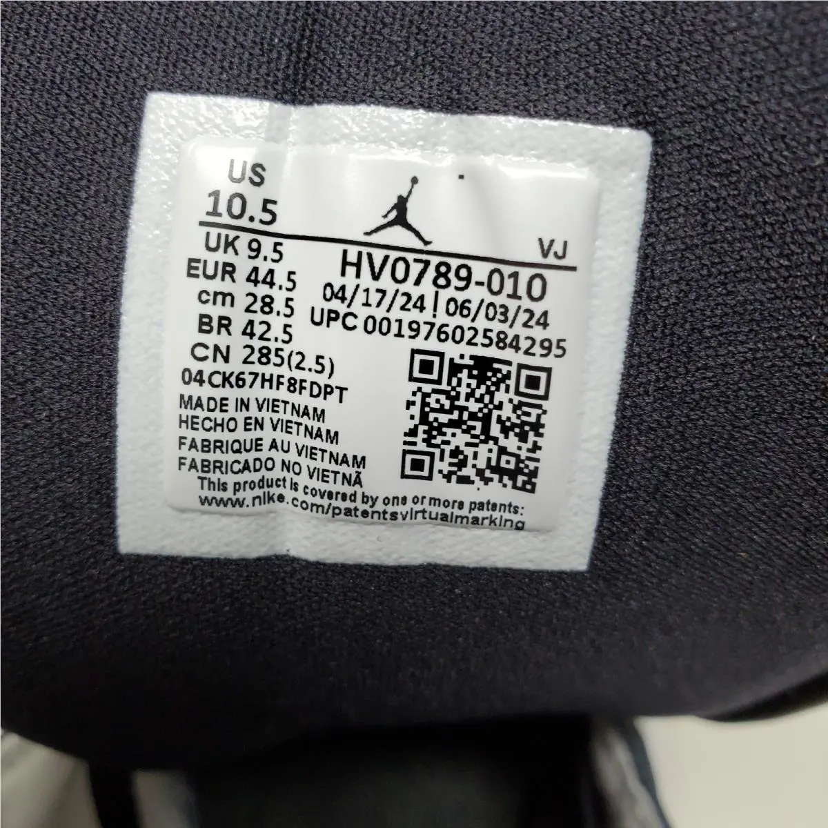 Nike shoes - Air Jordan 1 Mid SE - HV0789-010 - Black 7