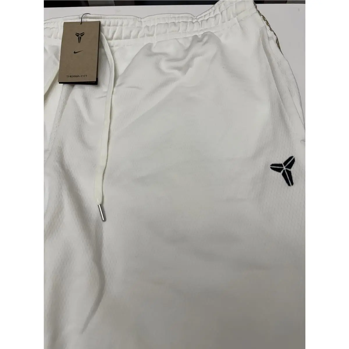 Nike clothing - HQ4699-133 - HQ4699-133 - White (UPC: 197863459608) 1