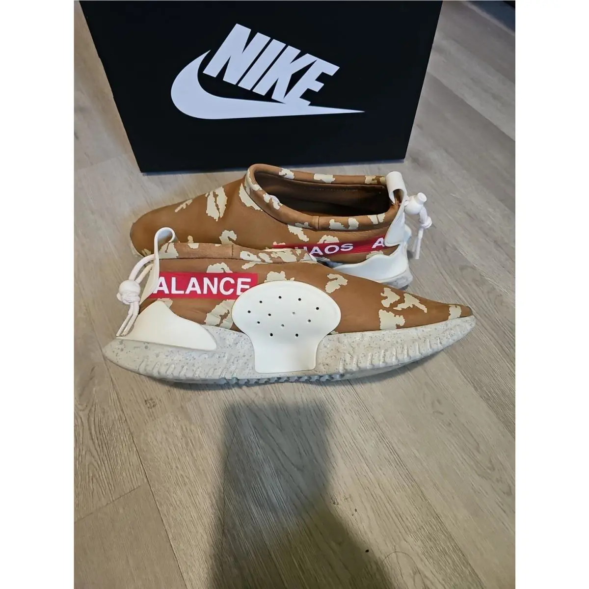 Nike shoes - nike moc flow/undercover - moc - Dv5593200 - ale brown/red-white (UPC: 196154991360) 0