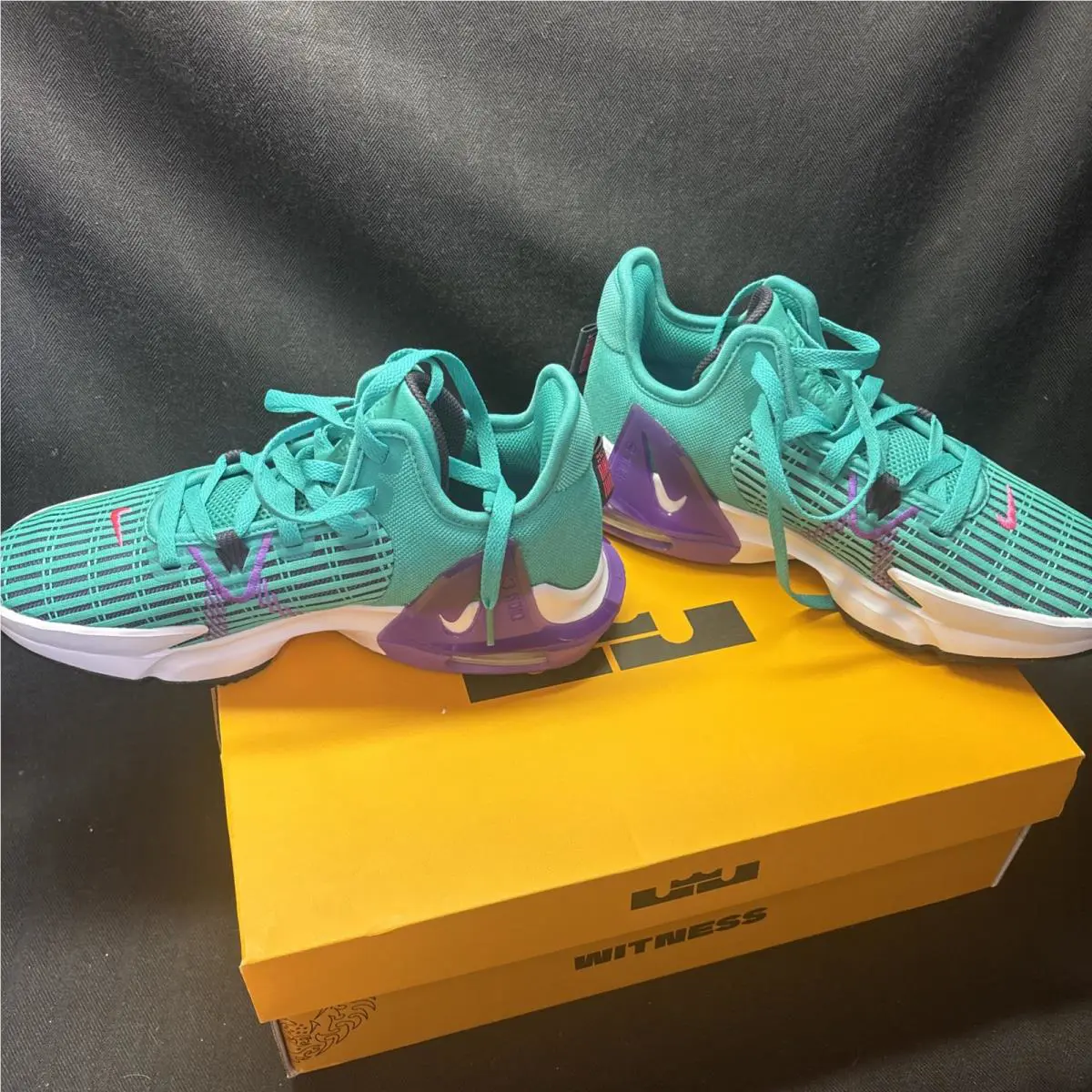Nike shoes - Nike Essentialist - Essentialist - CZ4052-300 - CLEAR EMERALD 4