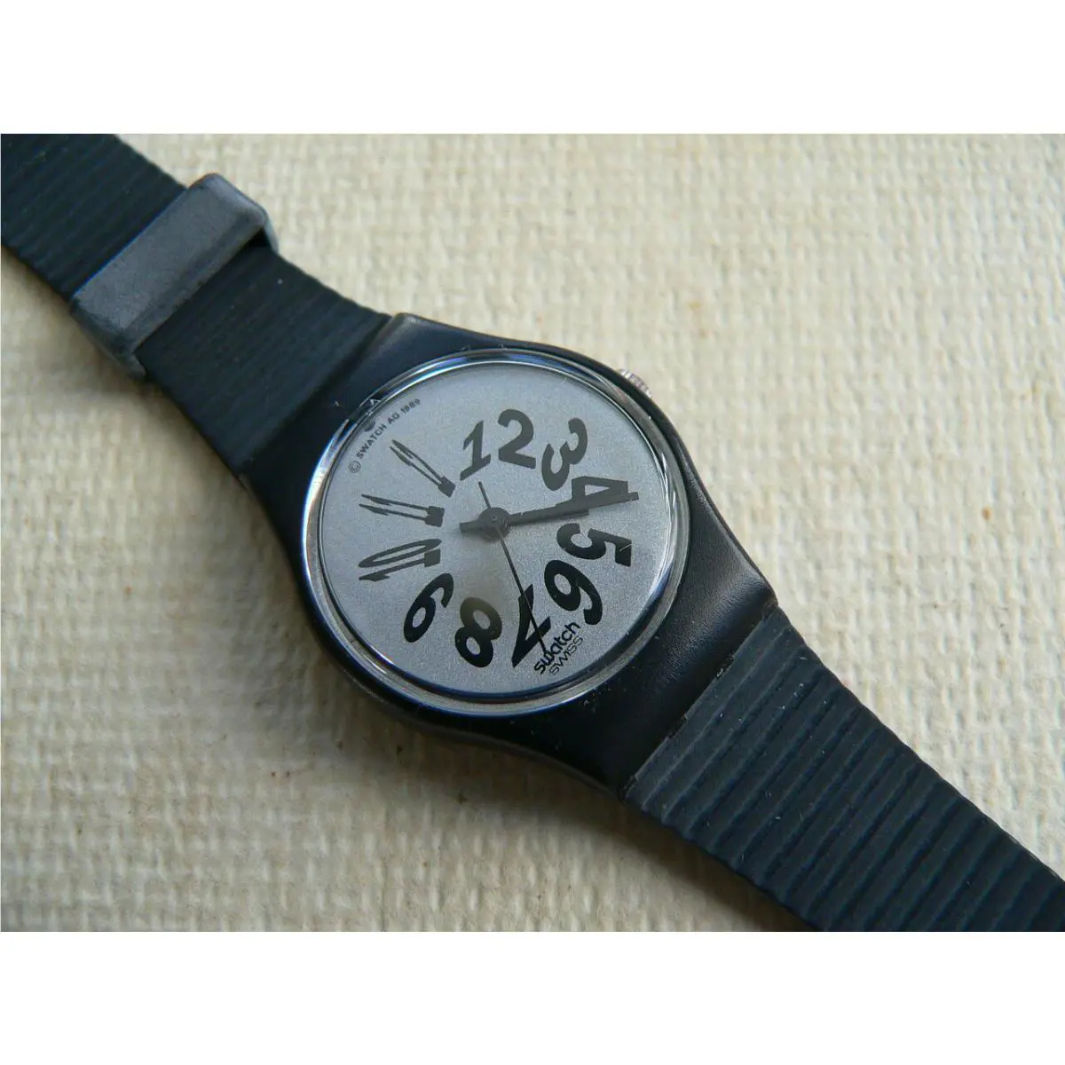1990 Vintage Ladies Swatch Watch Black Night LB127