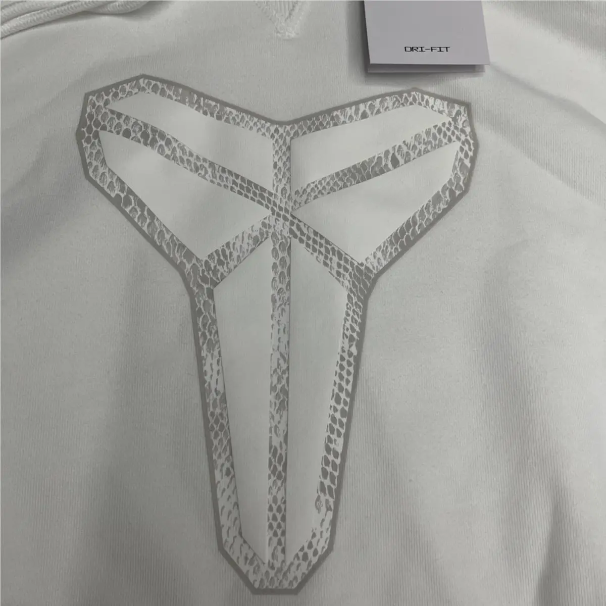 Nike clothing - White (UPC: 0197596384932) 3