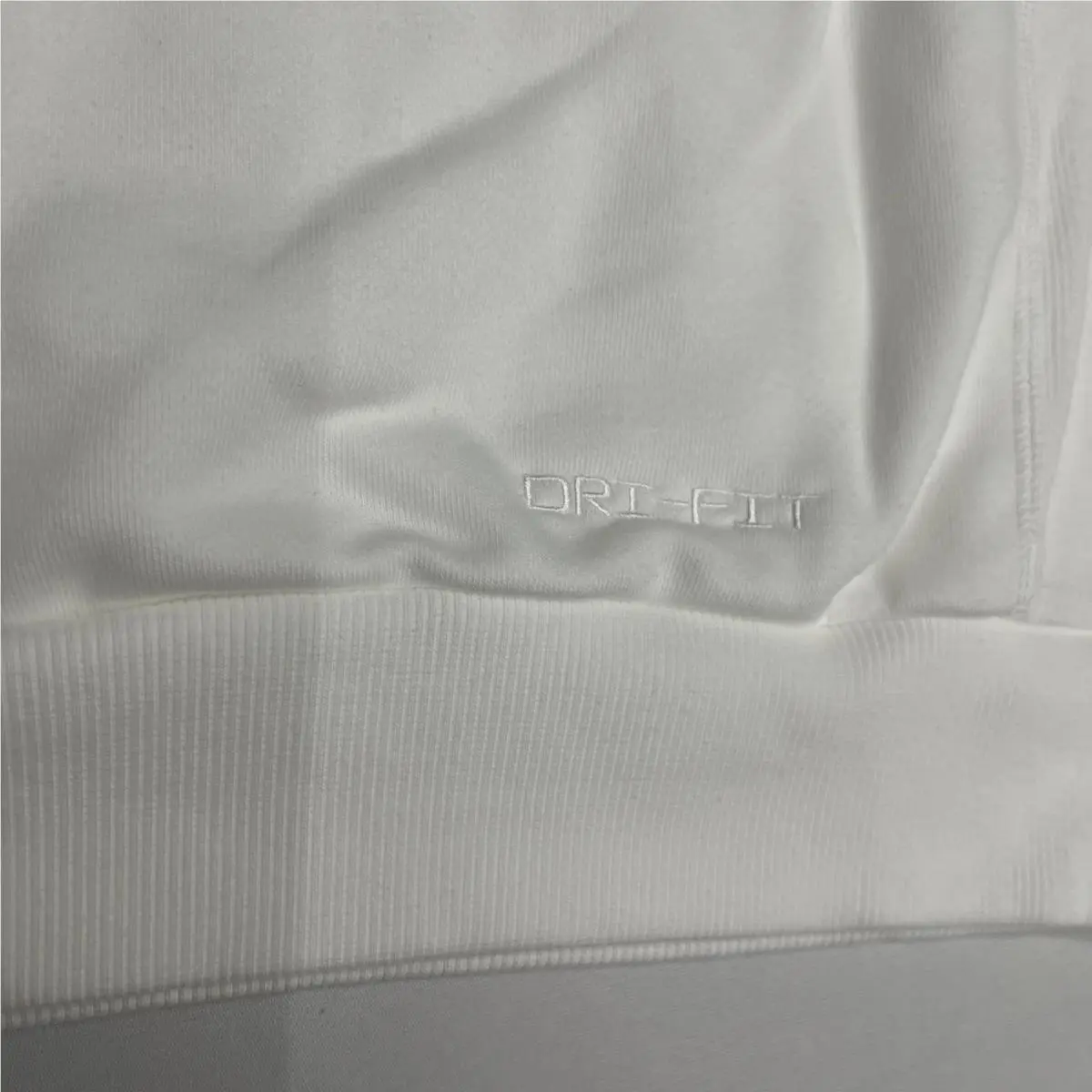 Nike clothing - White (UPC: 0197596384932) 8