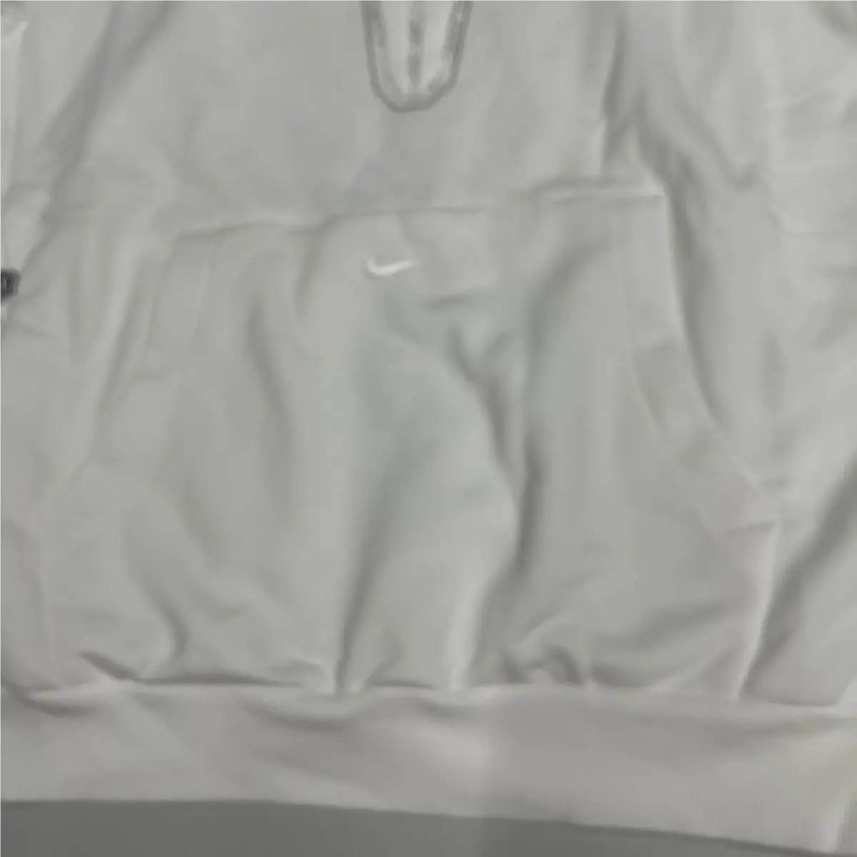 Nike clothing - White (UPC: 0197596384932) 2