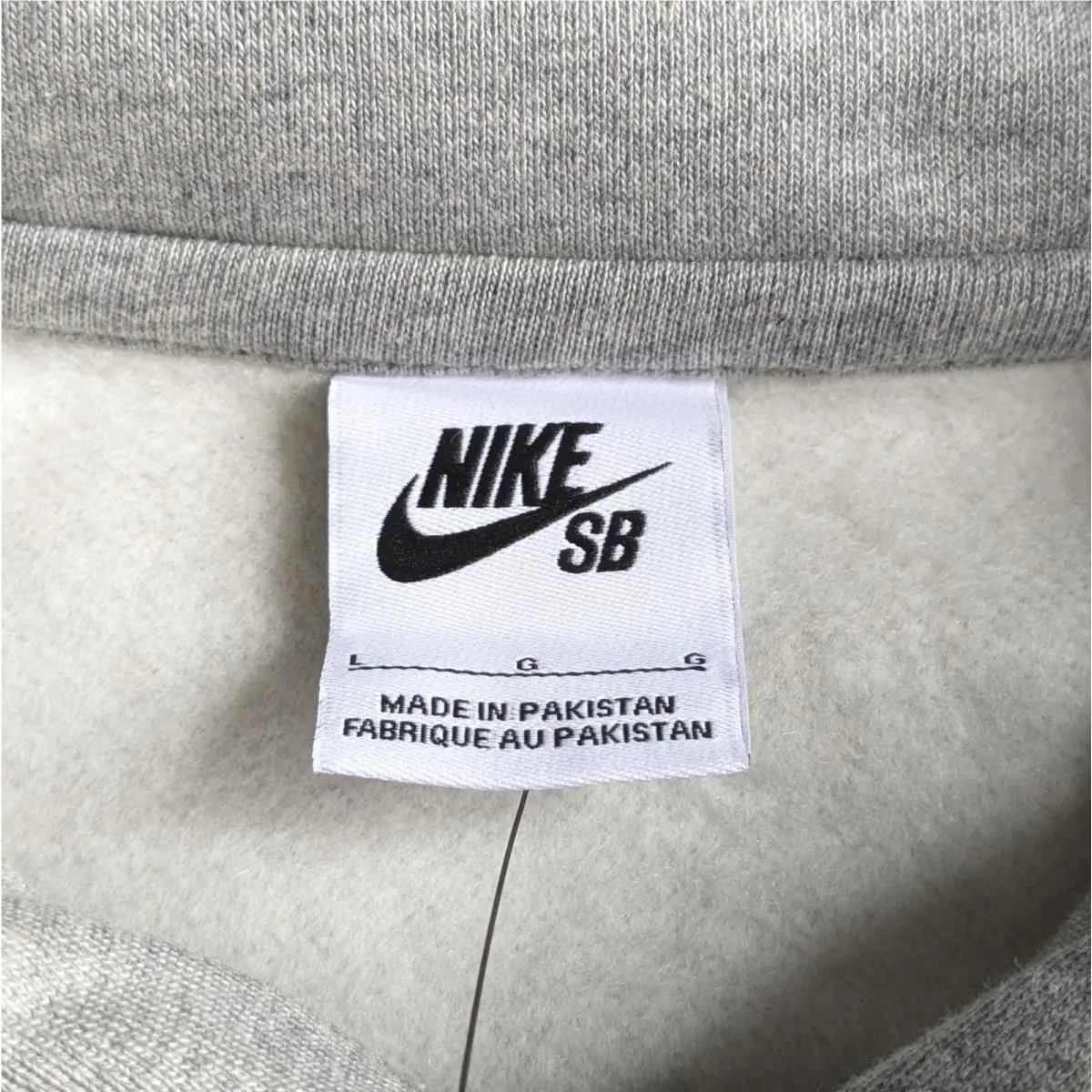 Nike clothing - FN2498-063 - FN2498-063 - Gray, Manufacturer: Dark Grey Heather/White (UPC: 196975131006) 6